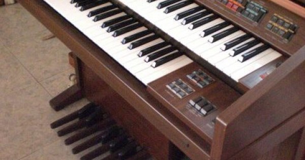 80-as évek Yamaha Electone FE-70 orgonája80-as évek Yamaha Electone FE-70 orgonája  